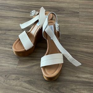 GREAT SUMMER WEDGES! Steve Madden!